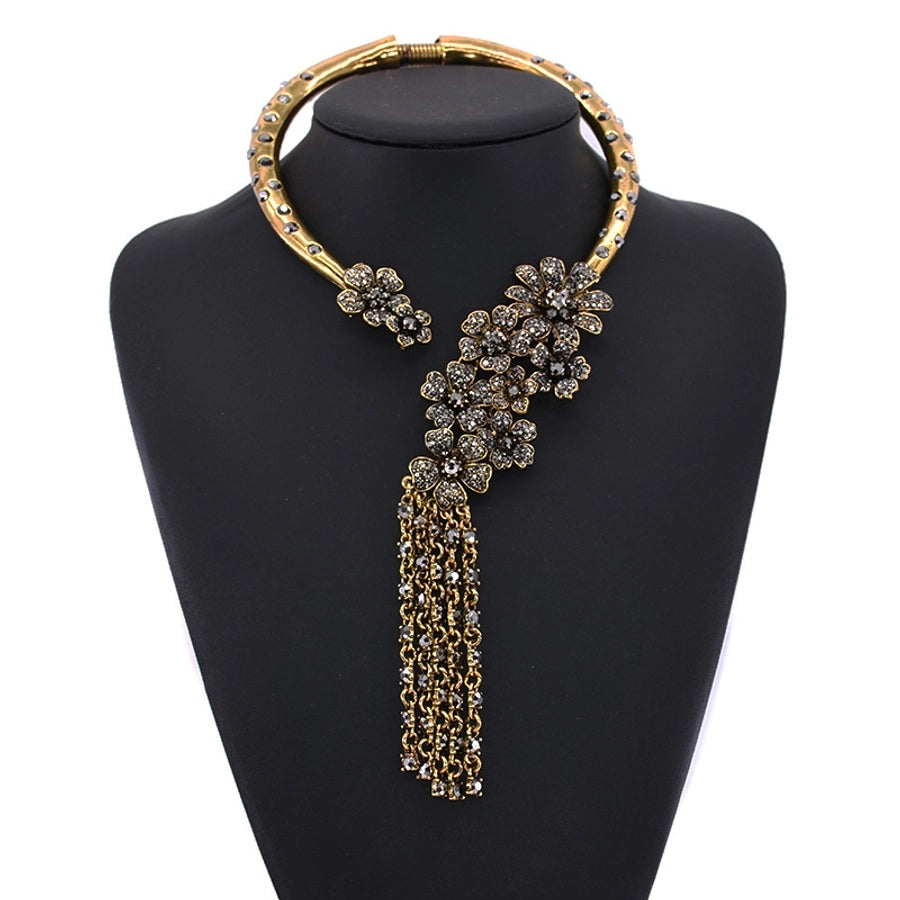 Elegante collar de mujeres de la aleación de flores de borla de la borla