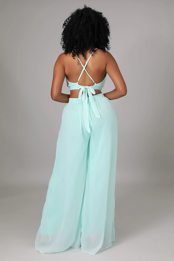 Women Solid Color Cutout and Loose Casual look Chiffon Jumpsuit