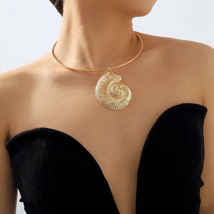 Coil shaped Shell Choker Necklace