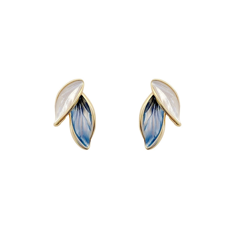 Fashionable women's ear studs