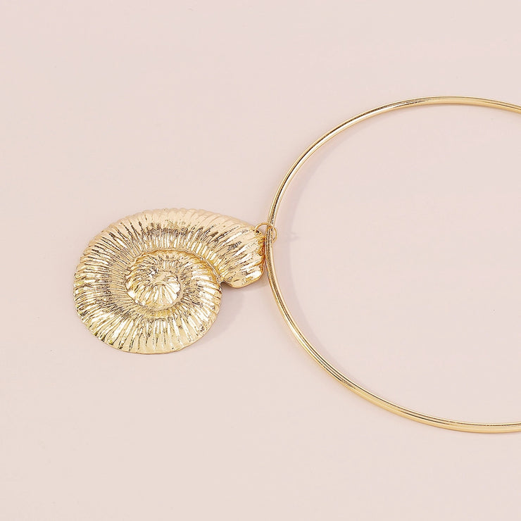 Coil shaped Shell Choker Necklace