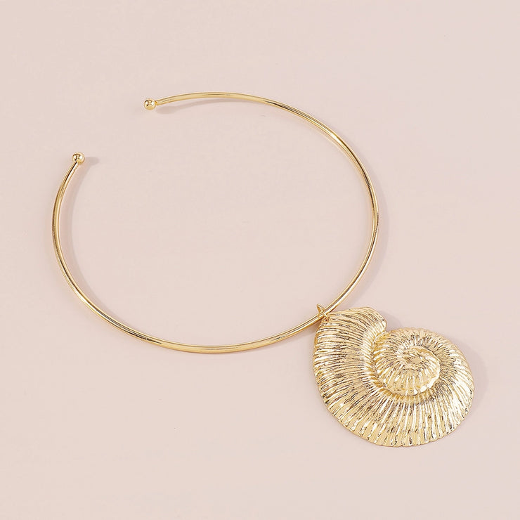 Coil shaped Shell Choker Necklace