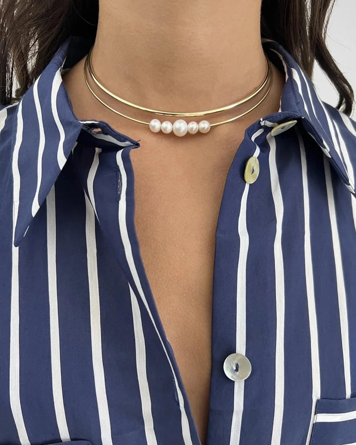 Choker style necklace with shell or pearls