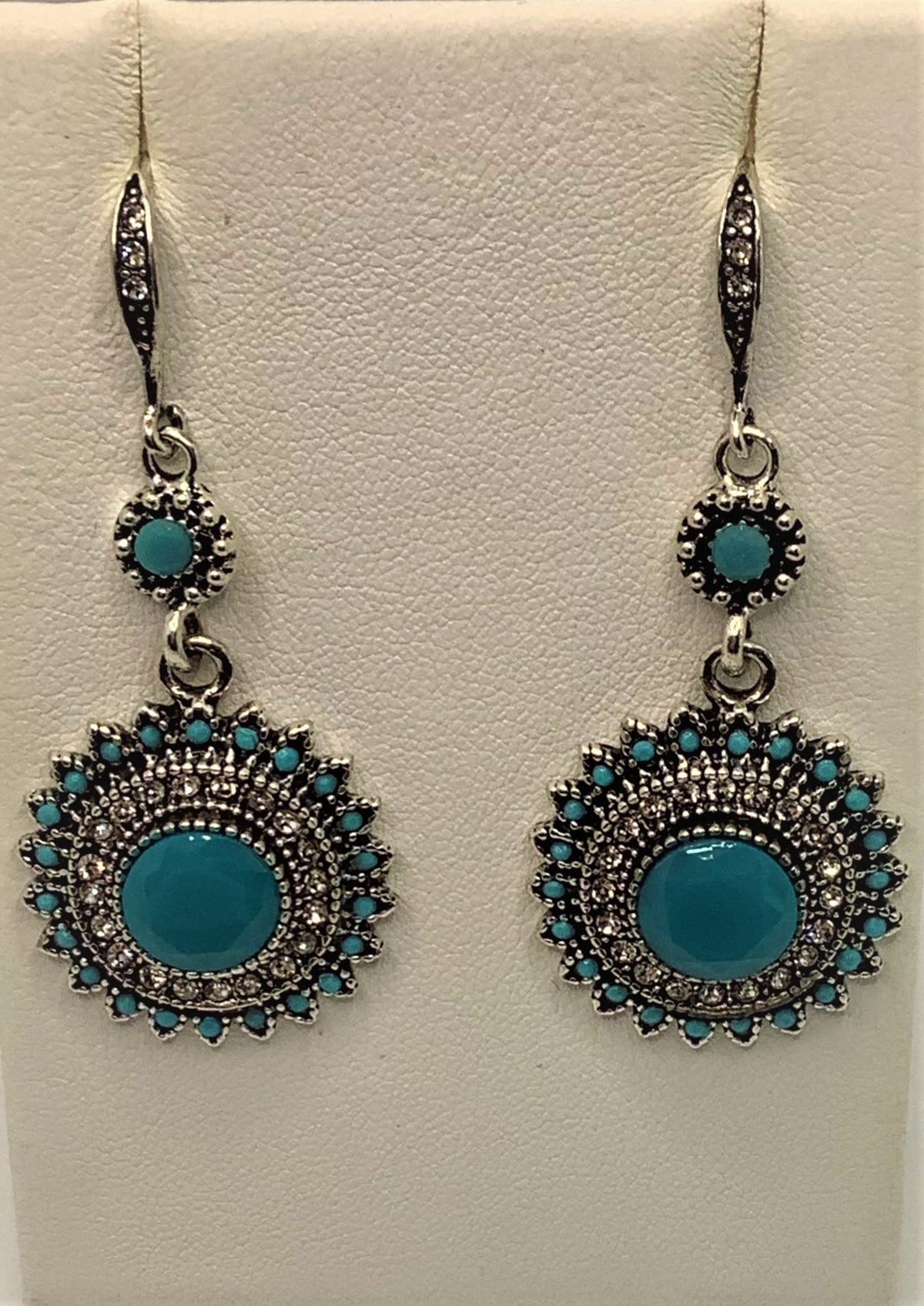 Pendientes colgantes bohemios con hermosas piedras